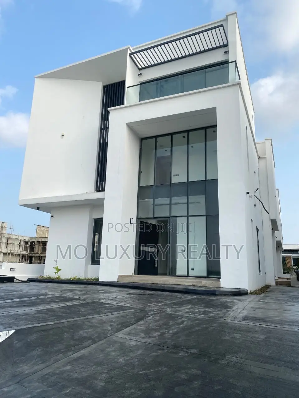 5bdrm Duplex in Ikate for sale in Ikate