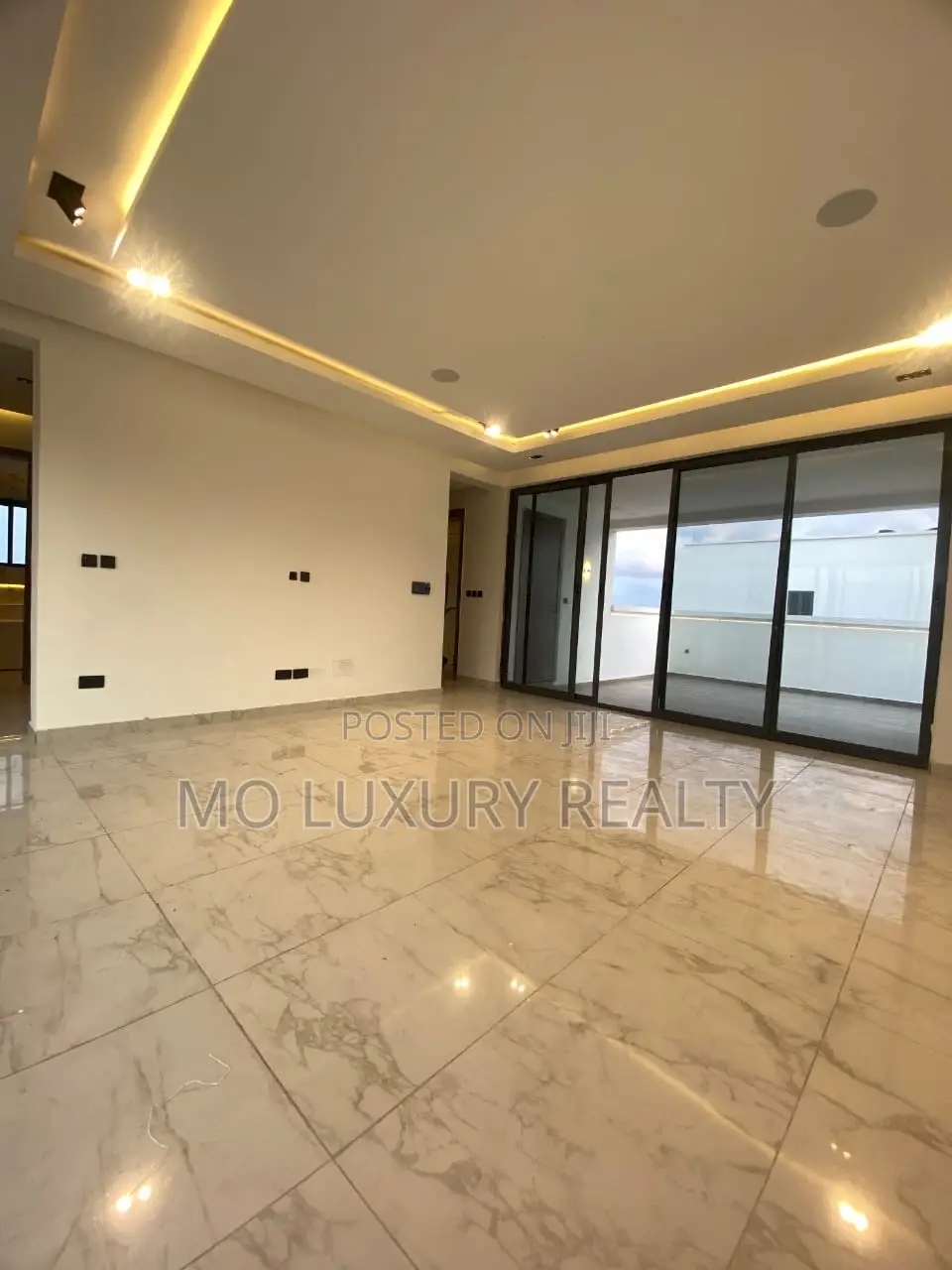 5bdrm Duplex in Ikate for sale in Ikate