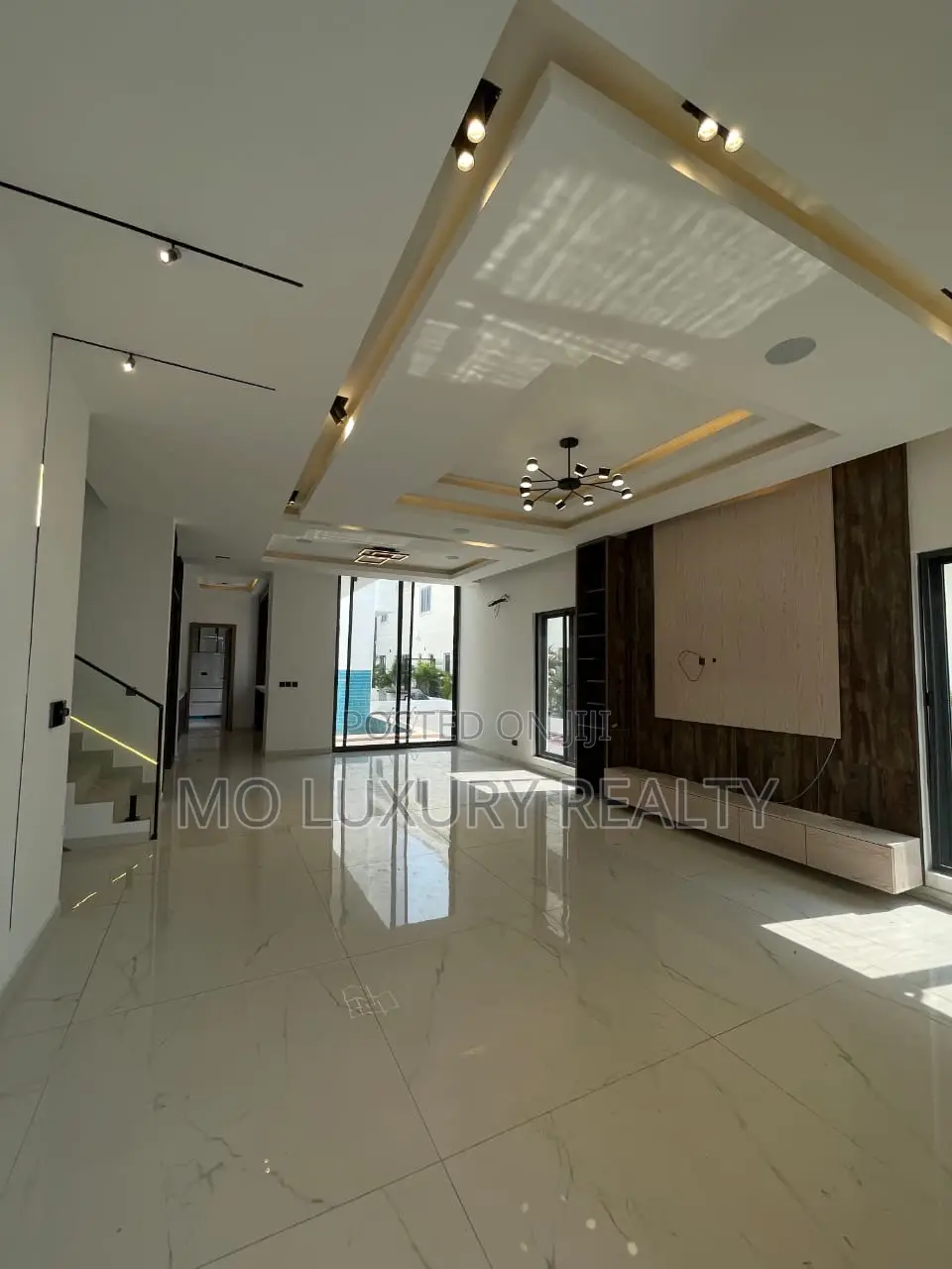 5bdrm Duplex in Ikate for sale in Ikate