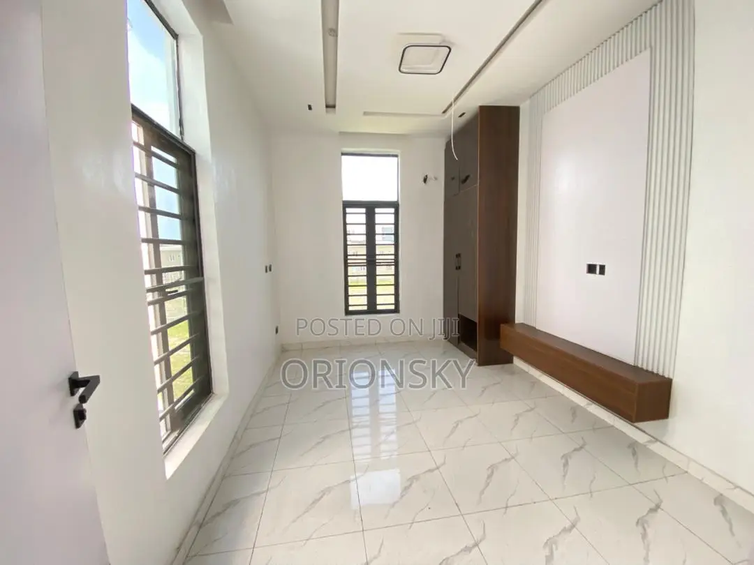 5bdrm Duplex in Orchid, Chevron for sale in Chevron