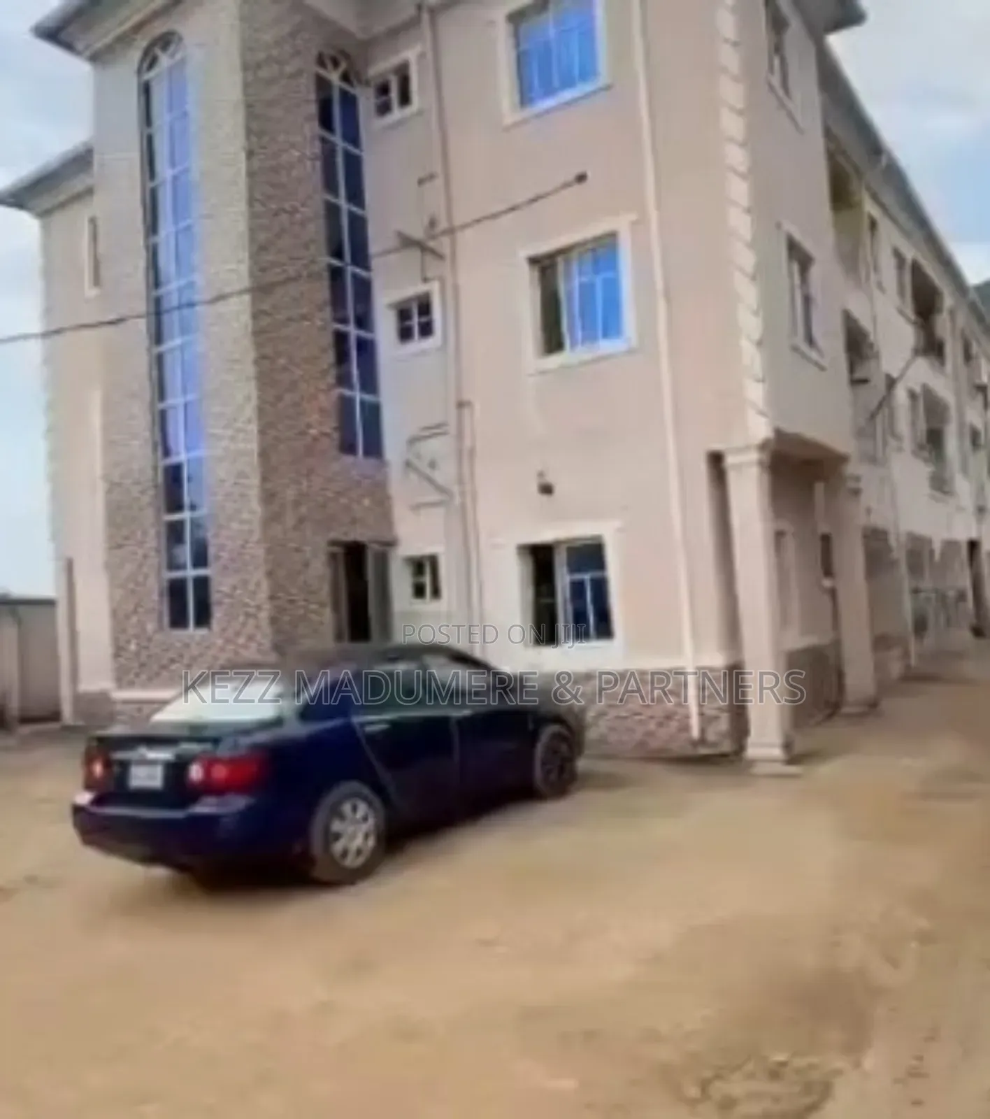 12bdrm Block of Flats in Orji Owerri Imo for sale in Owerri