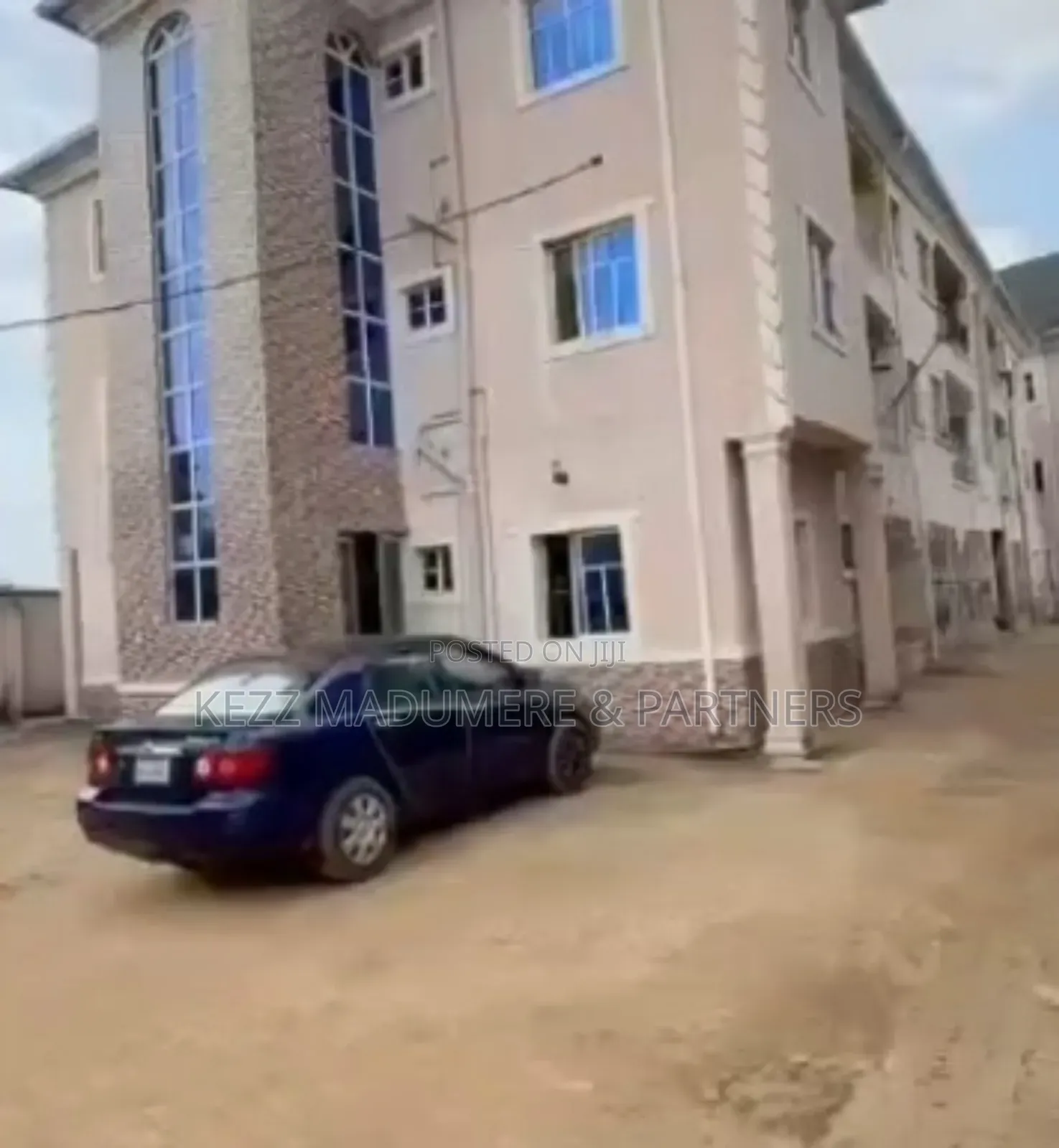 12bdrm Block of Flats in Orji Owerri Imo for sale in Owerri