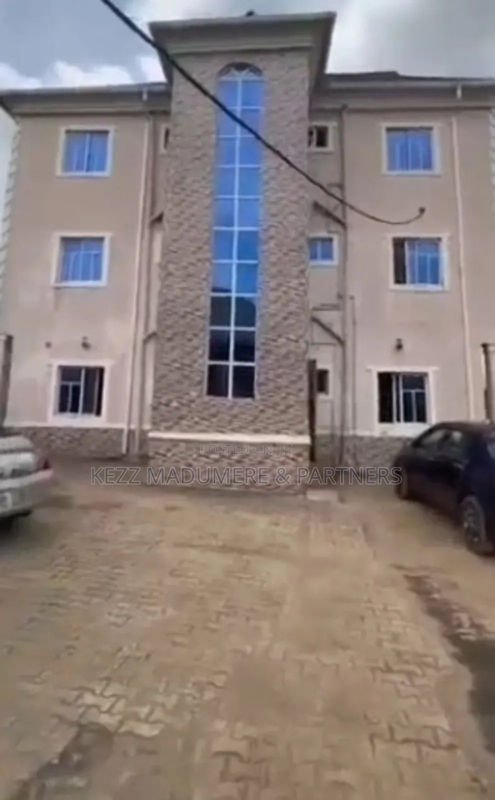 12bdrm Block of Flats in Orji Owerri Imo for sale in Owerri