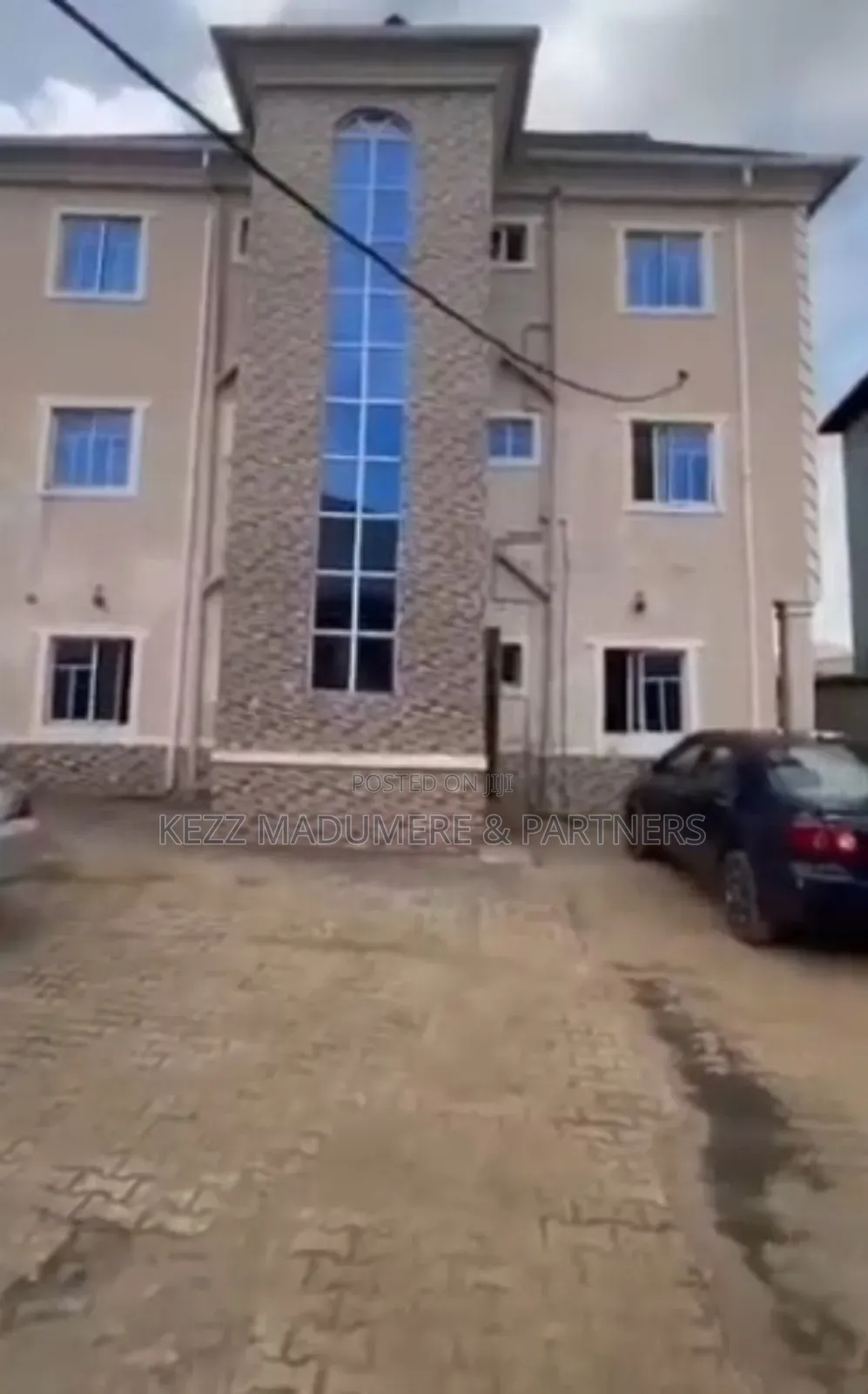 12bdrm Block of Flats in Orji Owerri Imo for sale in Owerri