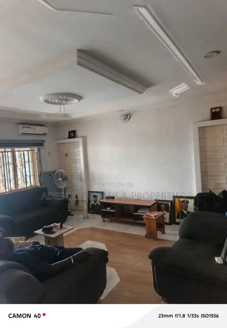 4bdrm Bungalow in Agara Estate, Oluyole for sale in Oluyole