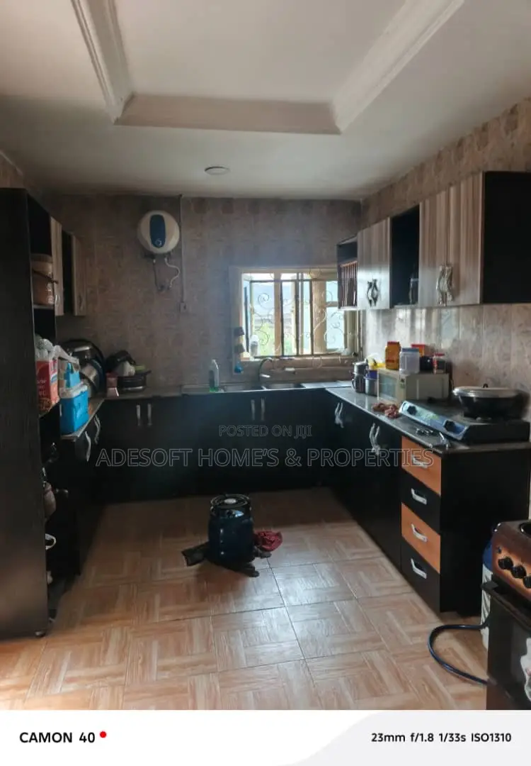 4bdrm Bungalow in Agara Estate, Oluyole for sale in Oluyole