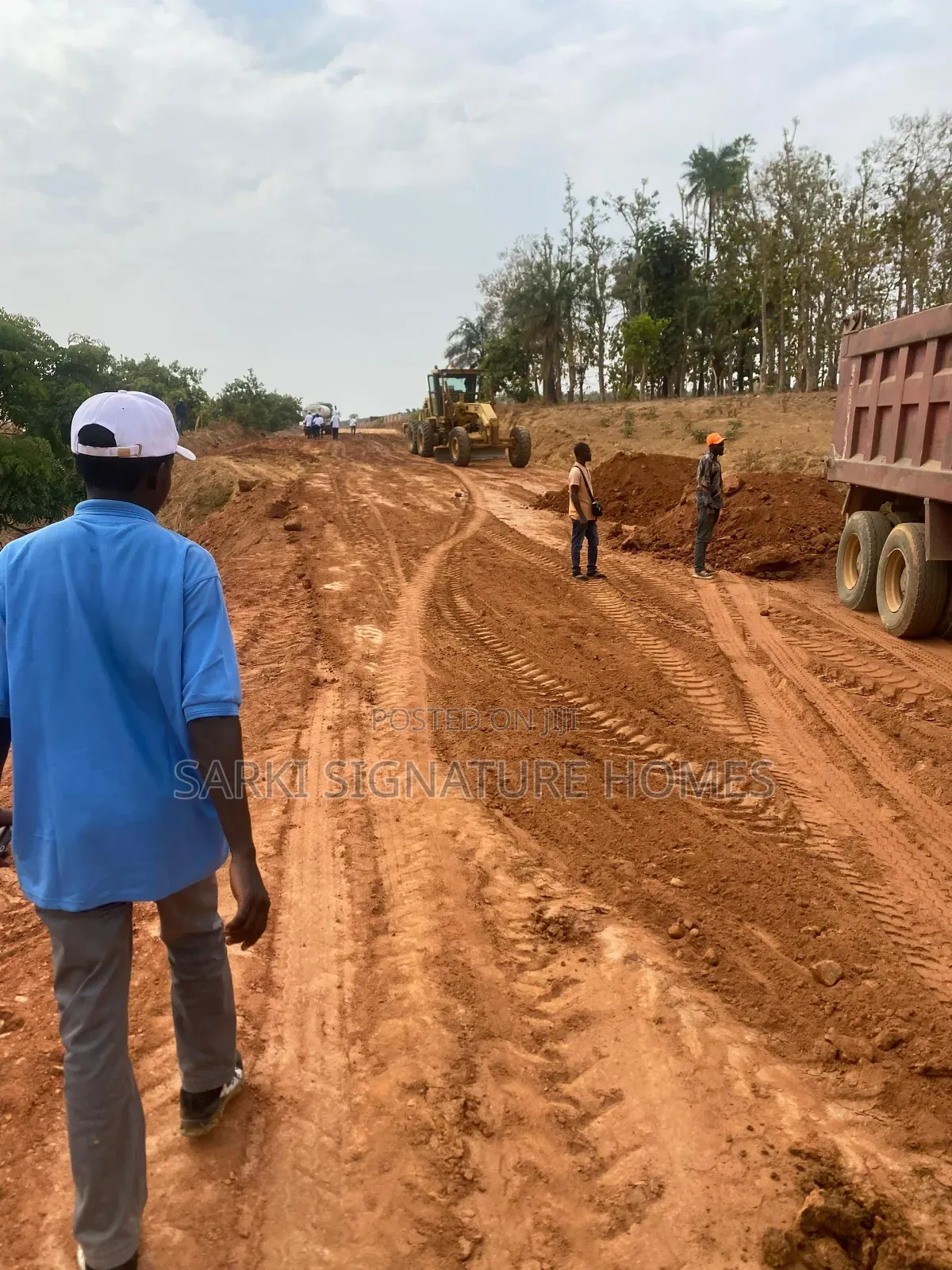 Perfect Mixed Use Land Just by the Road. in Keffi