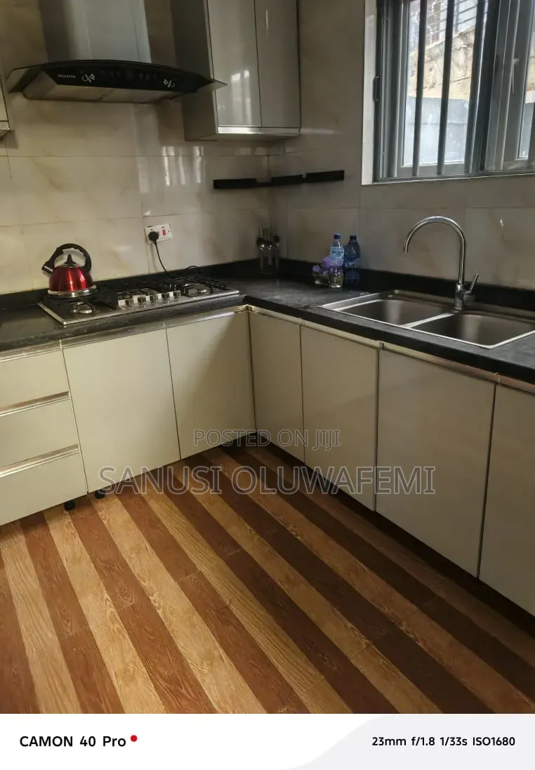 3bdrm Block of Flats in Ikeja GRA for sale in Ikeja GRA