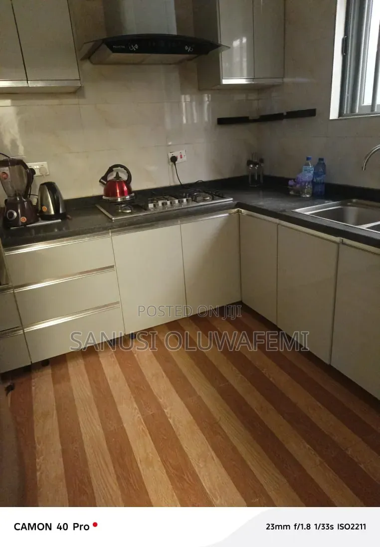 3bdrm Block of Flats in Ikeja GRA for sale in Ikeja GRA