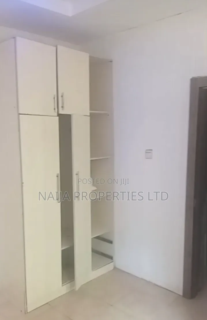 Studio Apartment in Bera Estate, Chevron for rent in Chevron