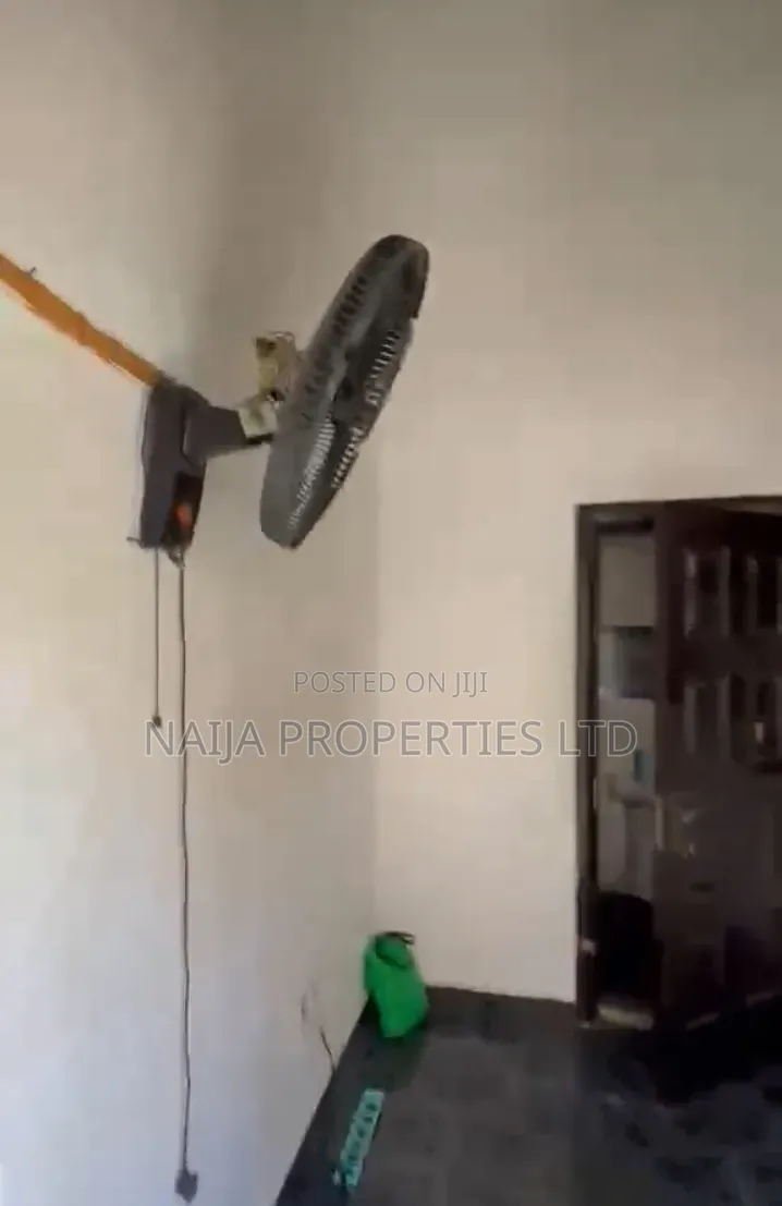 Studio Apartment in Bera Estate, Chevron for rent in Chevron