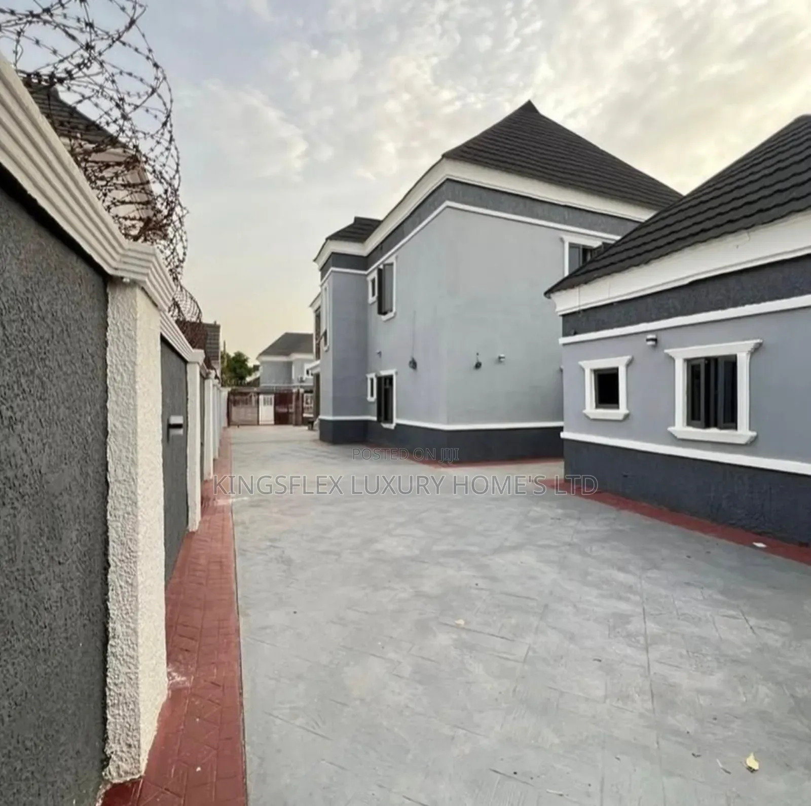 4bdrm Duplex in Supercell. Estate, Apo District for sale in Apo District