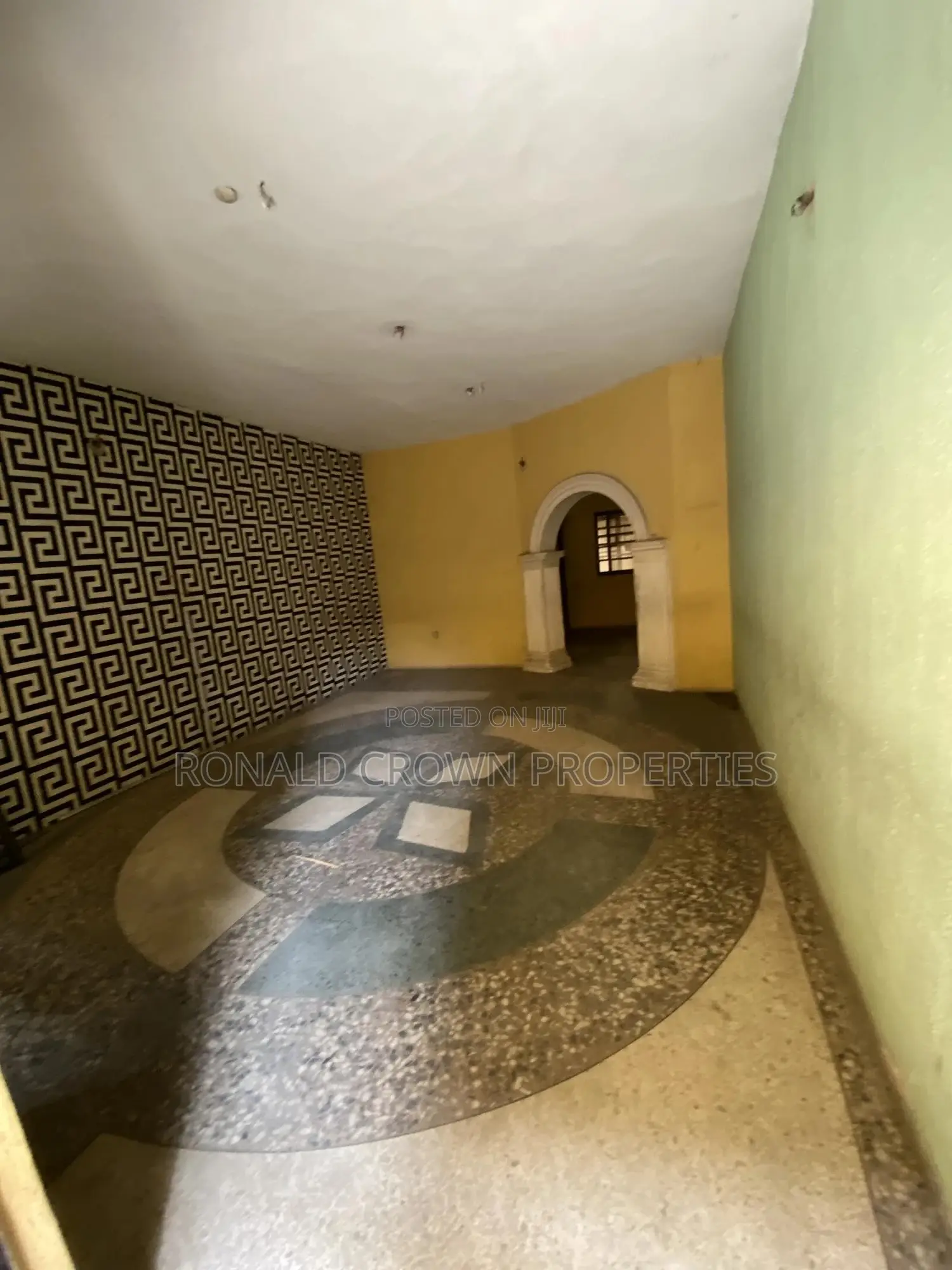 3bdrm Block of Flats in Ago Palace for sale in Ago Palace