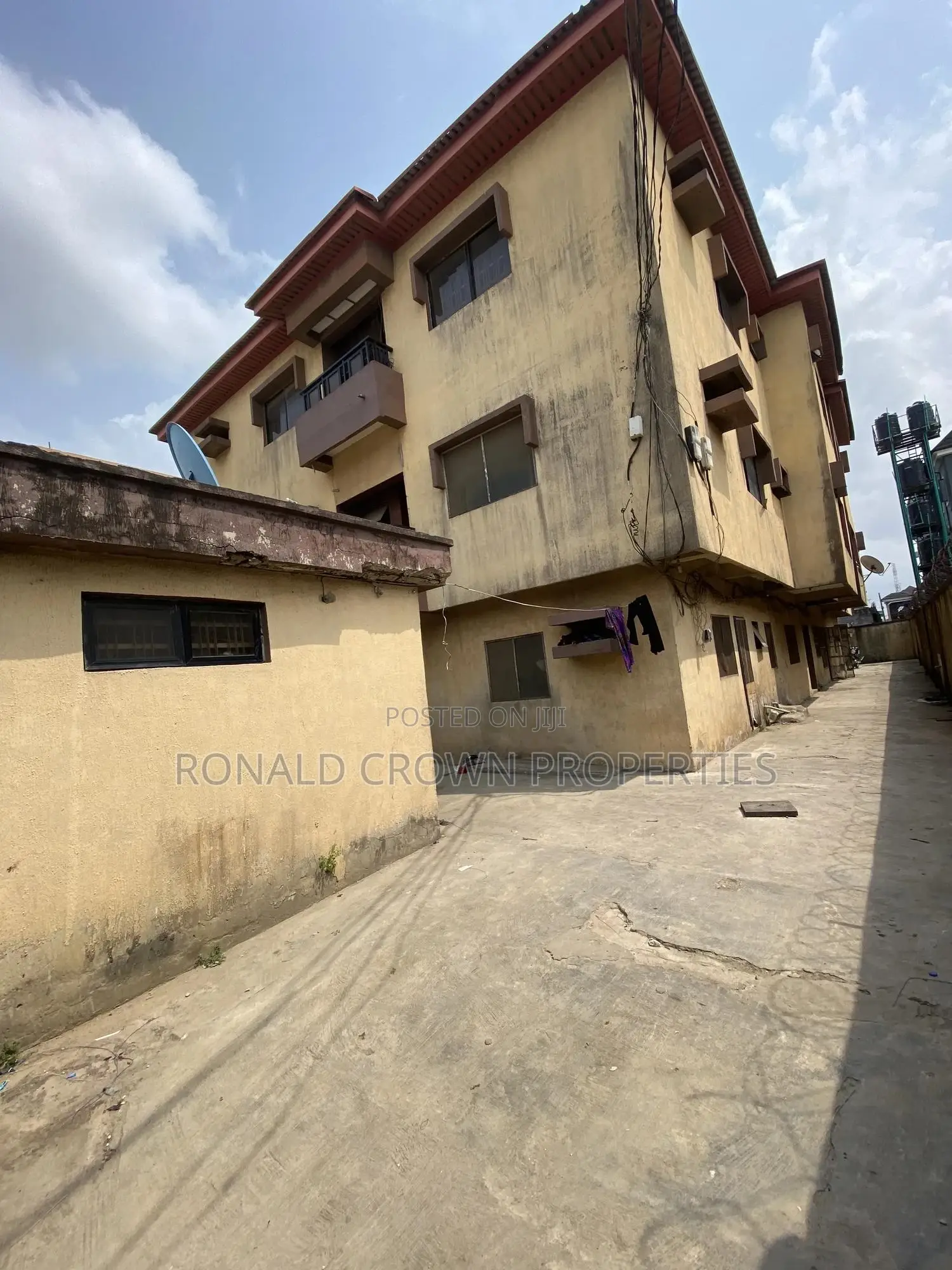 3bdrm Block of Flats in Ago Palace for sale in Ago Palace