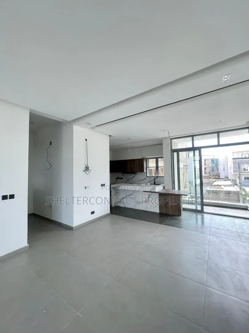 5bdrm Duplex in Lekki Phase 1 for sale in Lekki Phase 1