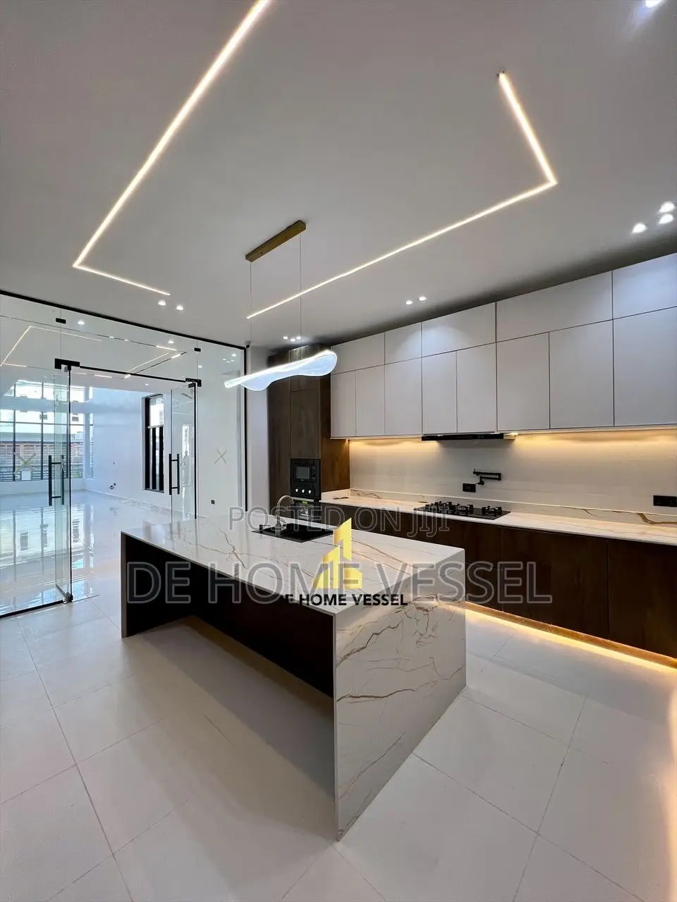 5bdrm Duplex in Ikota for sale in Ikota