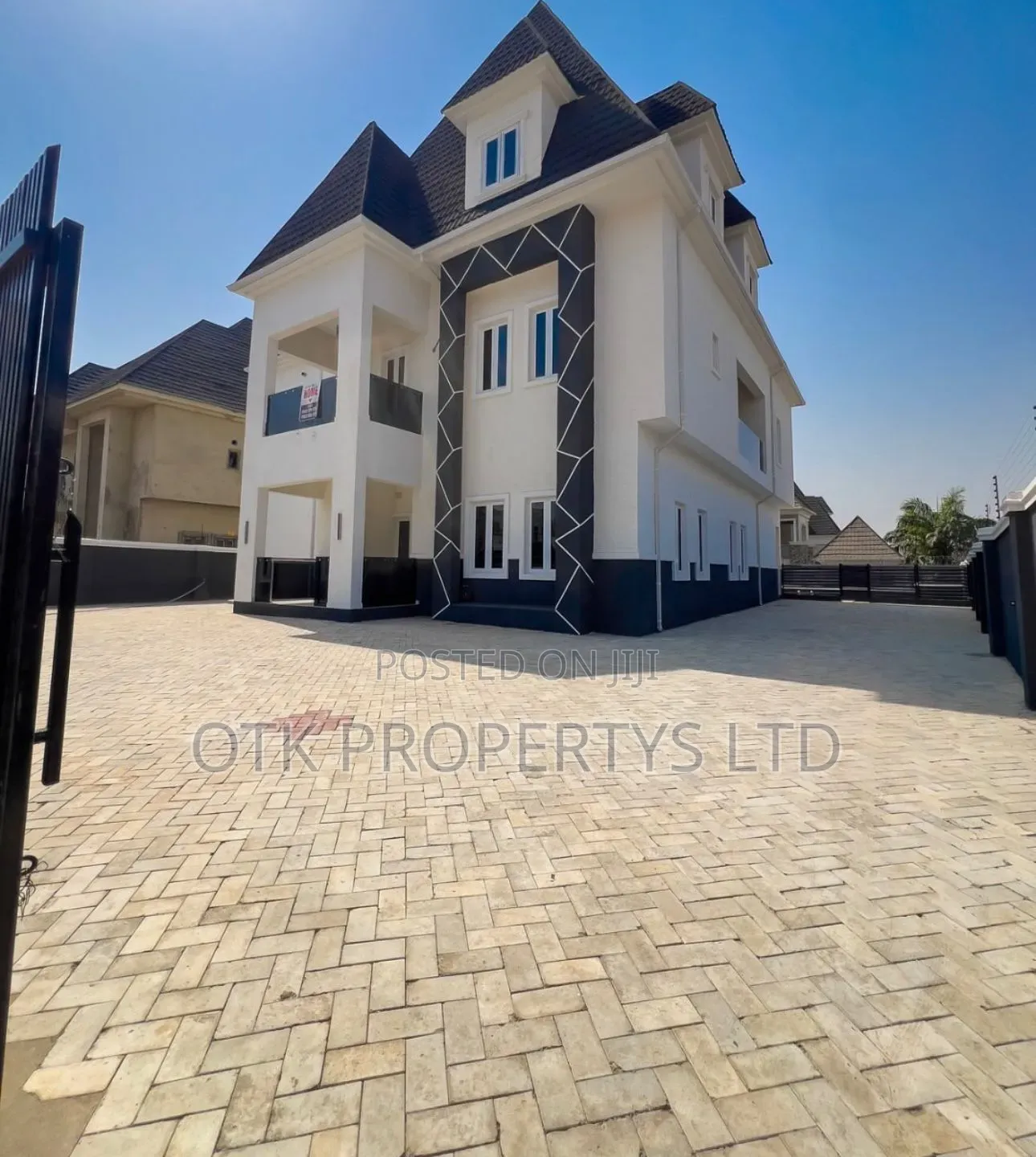 7bdrm Duplex in At Efab Metropolis, Life Camp for sale in Life Camp