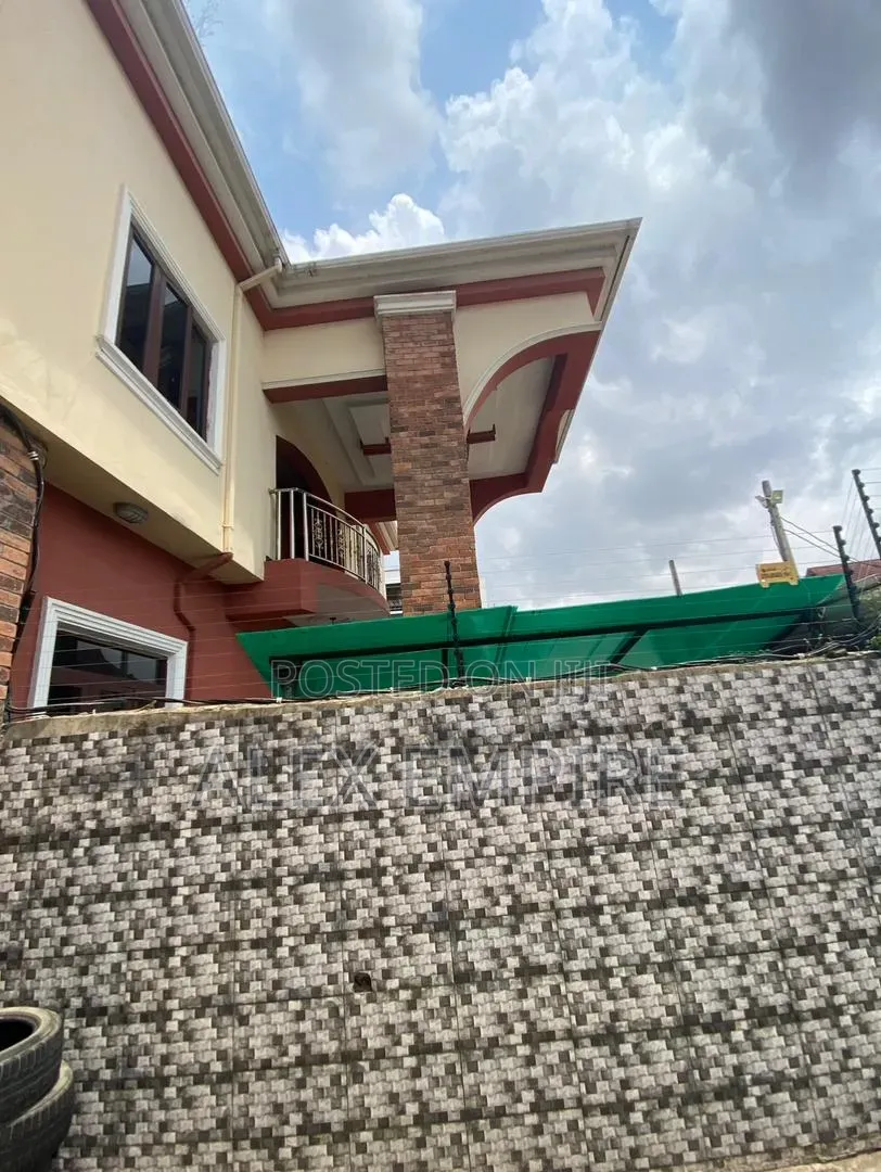 5bdrm Duplex in Ago Palace for sale in Ago Palace