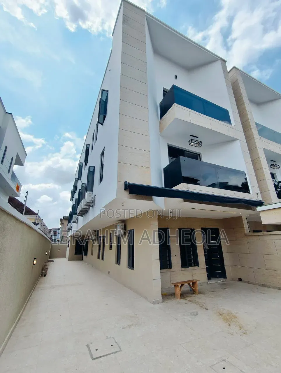 5bdrm Duplex in Ikeja Gra for sale in Ikeja GRA
