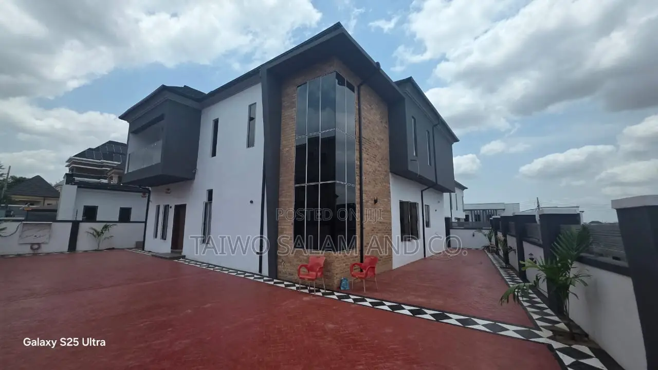 4bdrm Duplex in Akobo for sale in Akobo