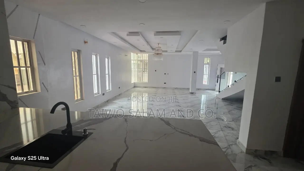 4bdrm Duplex in Akobo for sale in Akobo