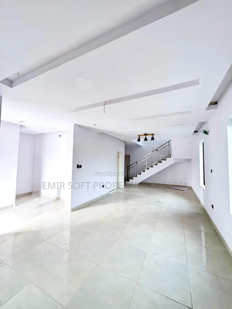 4bdrm Duplex in Carlton Gate Estate, Akobo for sale in Akobo