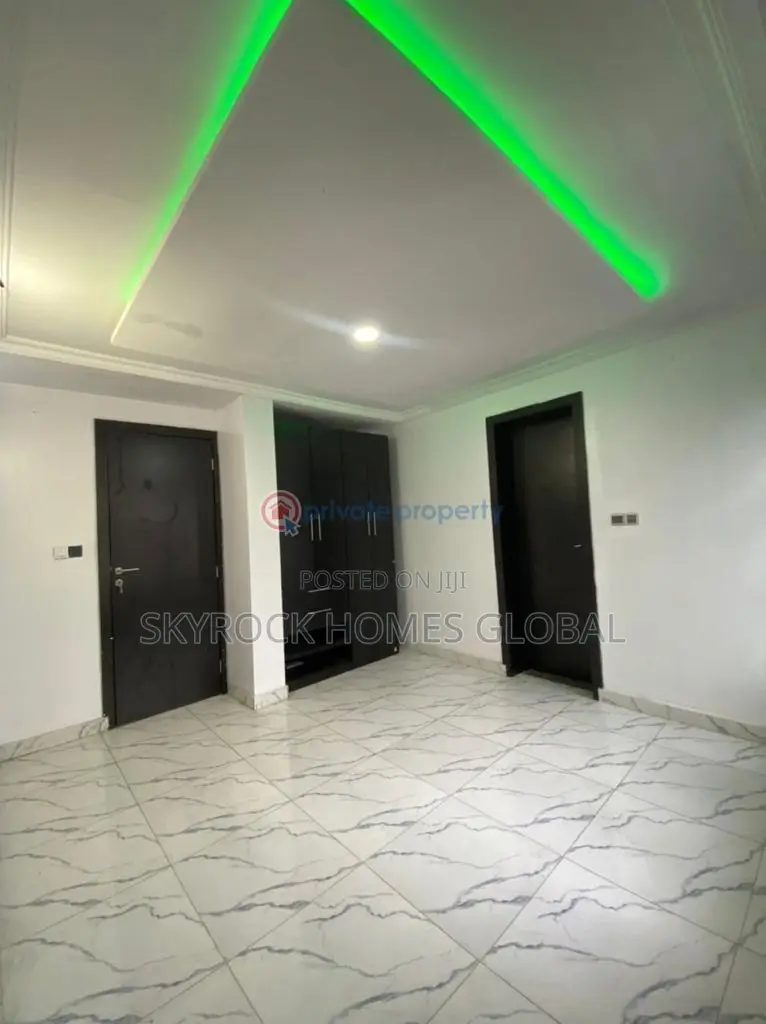 3bdrm Block of Flats in Igbo-efon for rent in Igbo-efon