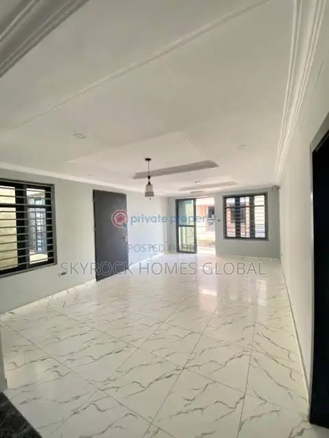 3bdrm Block of Flats in Igbo-efon for rent in Igbo-efon