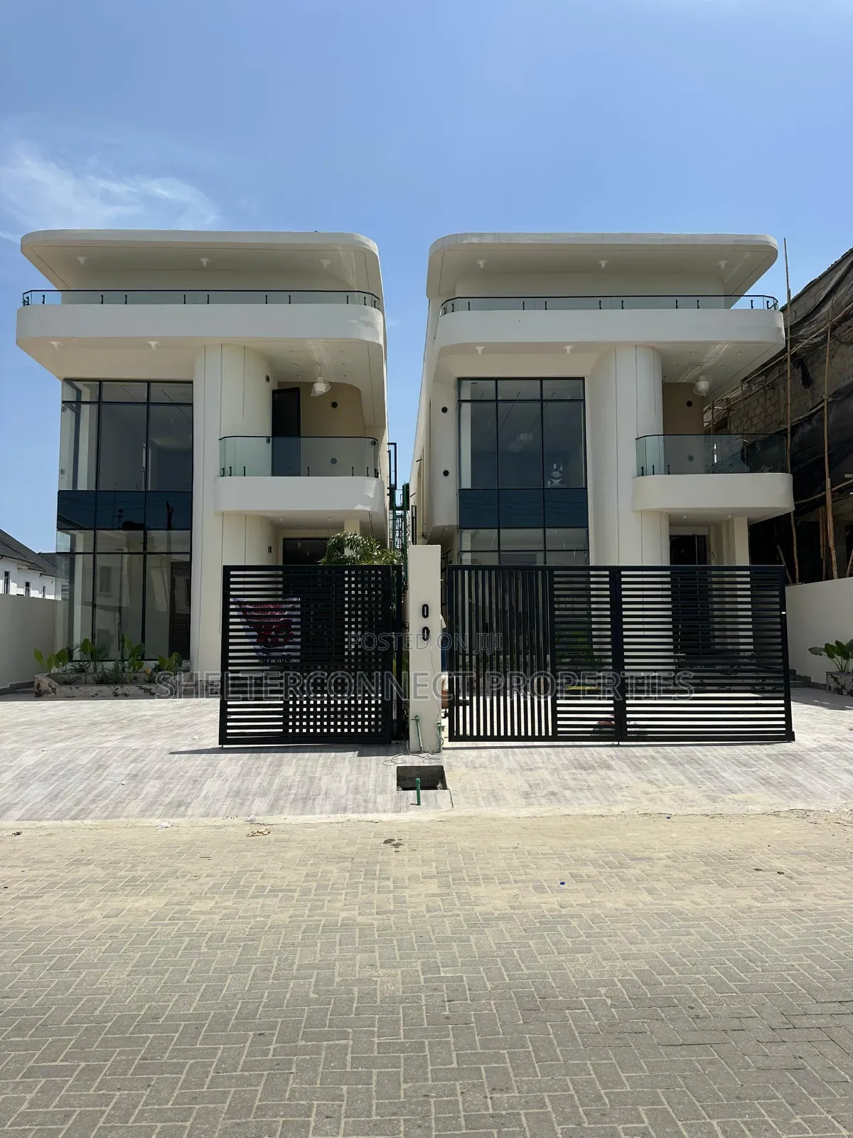5bdrm Duplex in Off Lekki-Epe Expressway for sale in Off Lekki-Epe Expressway