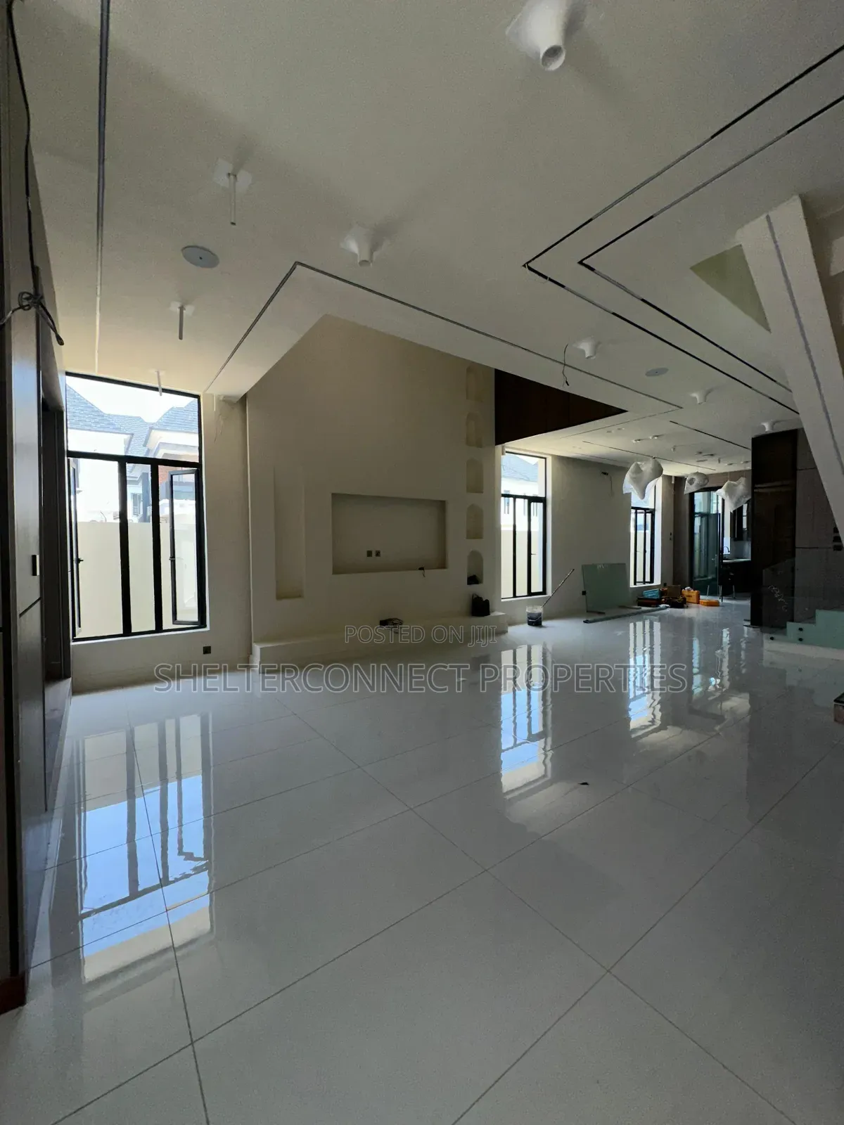 5bdrm Duplex in Off Lekki-Epe Expressway for sale in Off Lekki-Epe Expressway