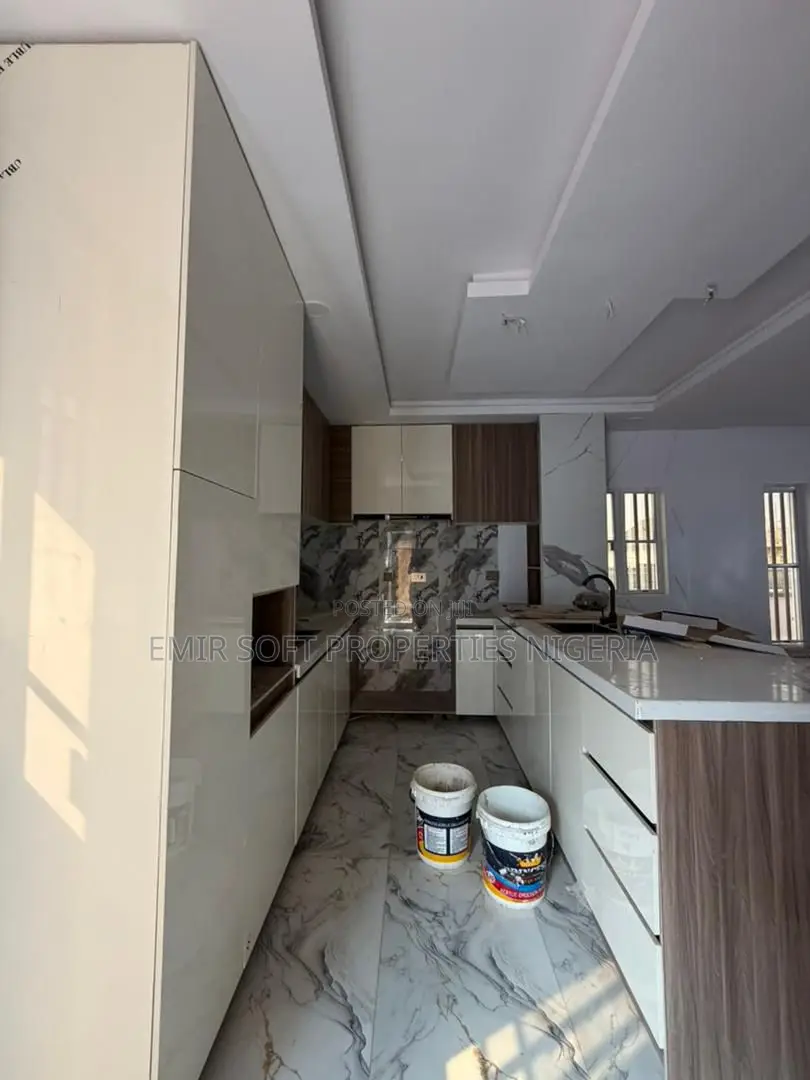 4bdrm Duplex in Carlton Gate Estate, for sale in Akobo
