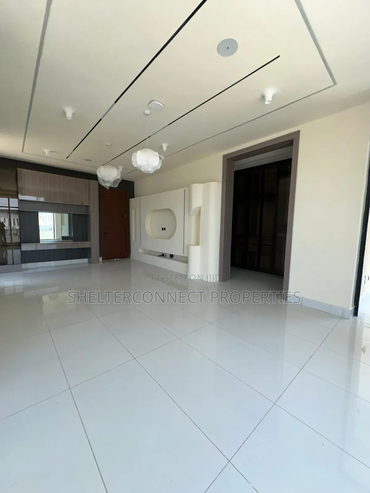 5bdrm Duplex in Off Lekki-Epe Expressway for sale in Off Lekki-Epe Expressway