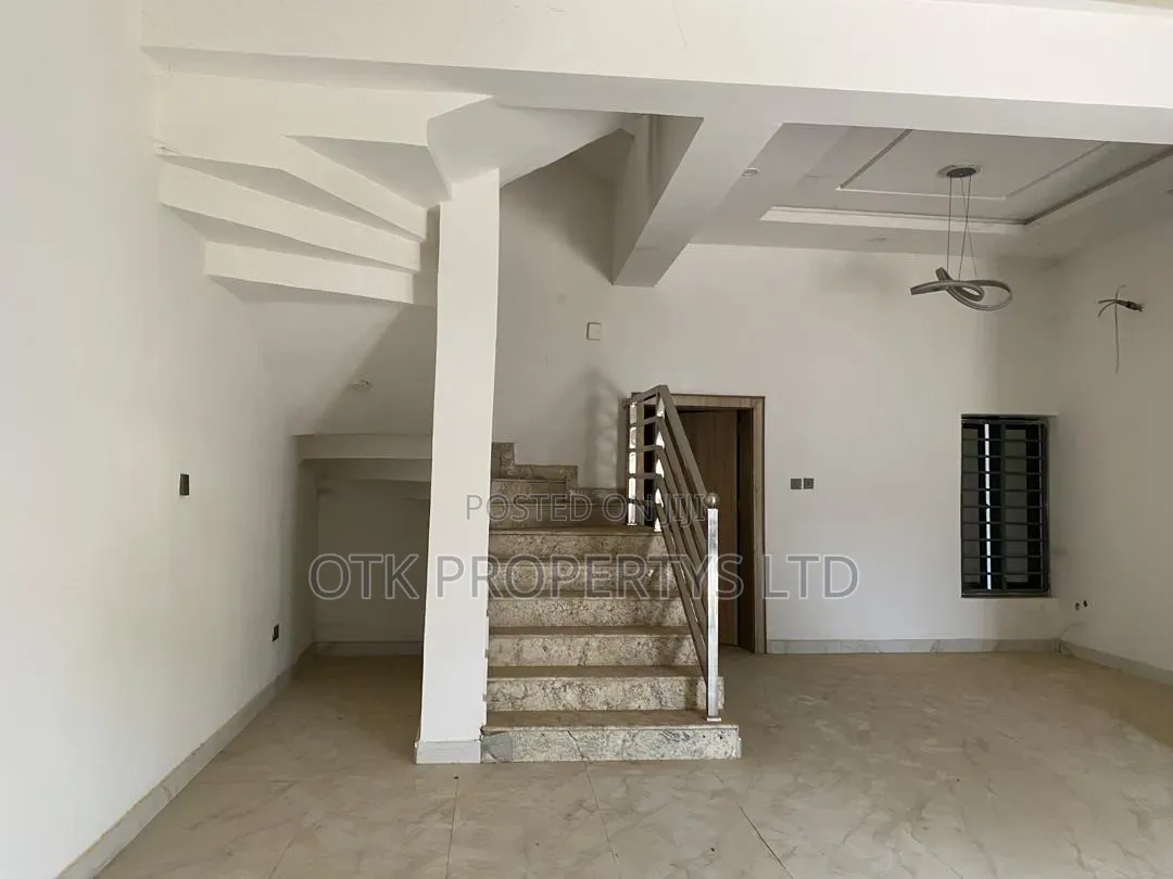 5bdrm Duplex in Life Camp for sale in Life Camp