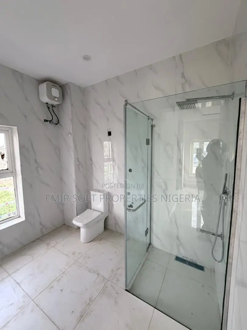 4bdrm Duplex in Kolapo Ishola Gra, Akobo for sale in Akobo
