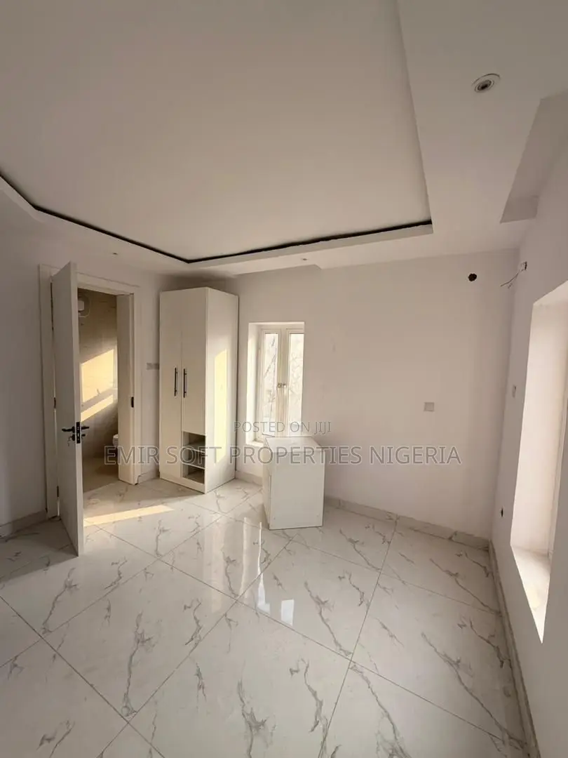 4bdrm Duplex in Kolapo Ishola Gra, Akobo for sale in Akobo