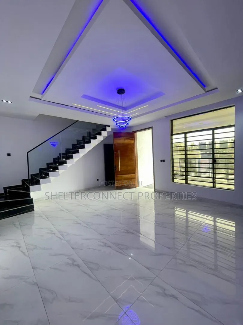 5bdrm Duplex in Lekki Expressway for sale in Lekki Expressway
