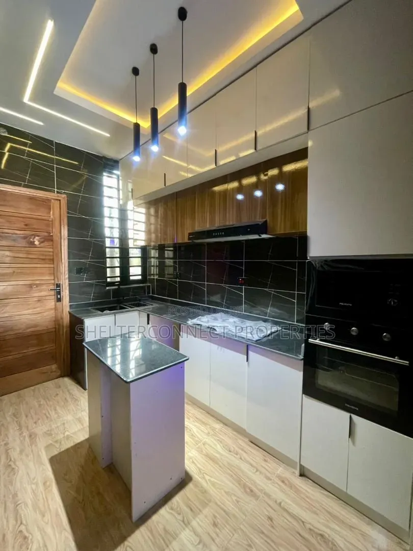 5bdrm Duplex in Lekki Expressway for sale in Lekki Expressway