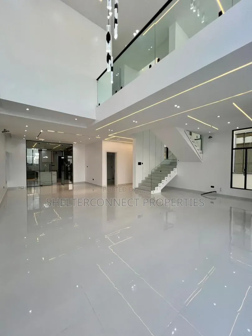 6bdrm Duplex in Lekki Expressway for sale in Lekki Expressway
