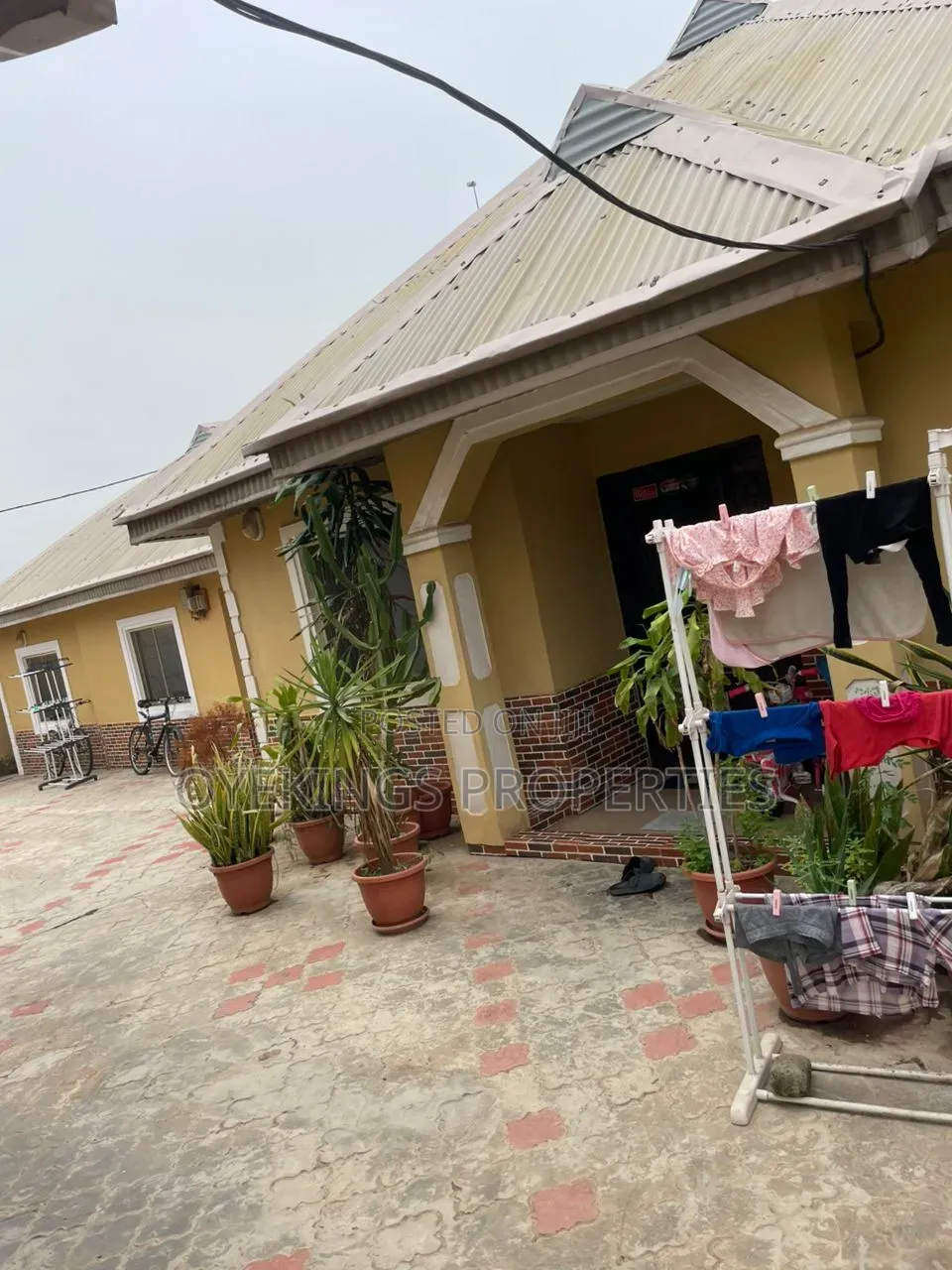 3bdrm Block of Flats in Sunshine Sch, Akala Express for sale in Akala Express