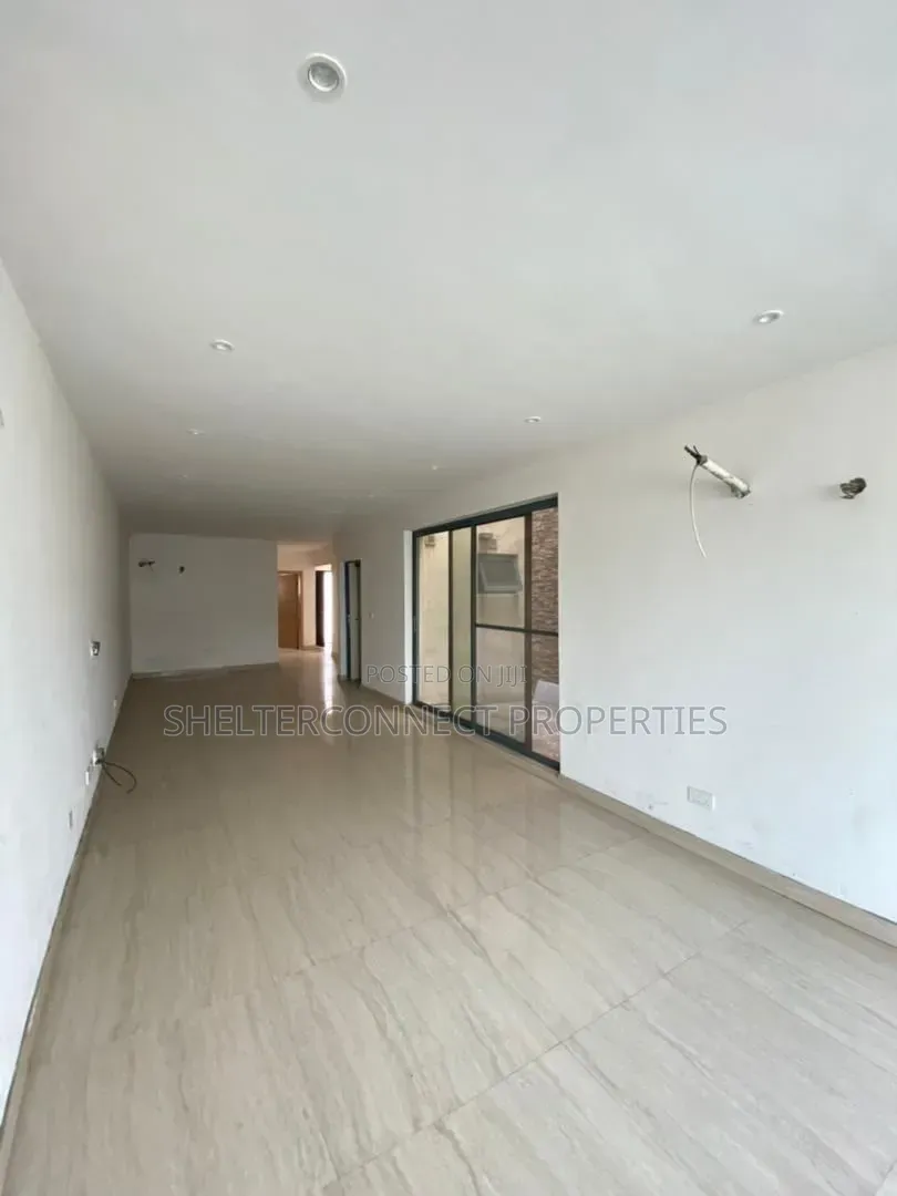4bdrm Duplex in Chevron for rent in Chevron
