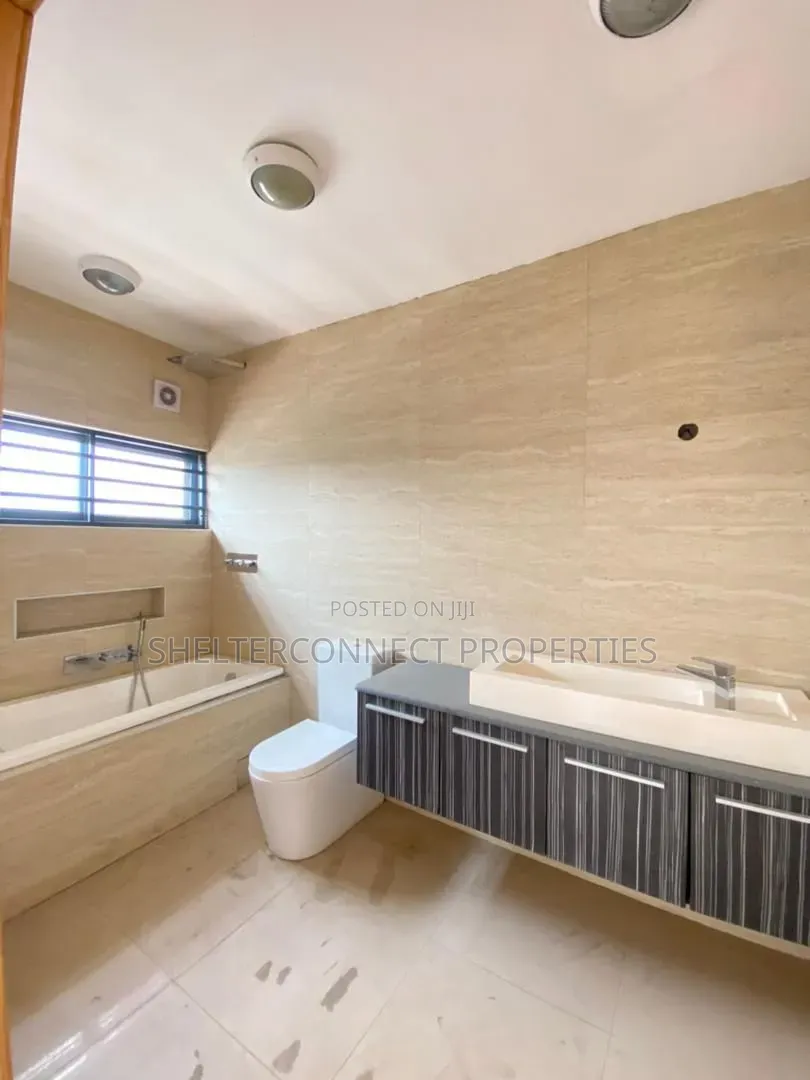 4bdrm Duplex in Chevron for rent in Chevron