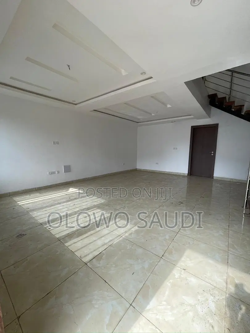 4bdrm Townhouse / Terrace in Lekki Phase 1 for rent in Lekki Phase 1