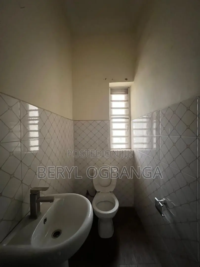 2bdrm Apartment in Abraham Adesanya Estate for rent in Abraham Adesanya Estate