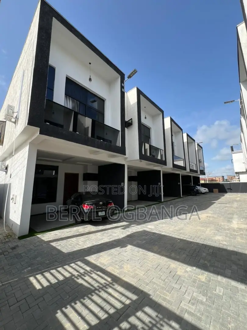 4bdrm Duplex in Ikota for rent in Ikota