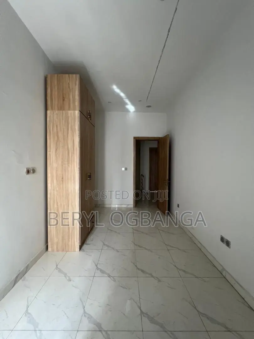 4bdrm Duplex in Ikota for rent in Ikota