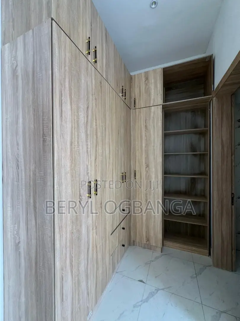 4bdrm Duplex in Ikota for rent in Ikota