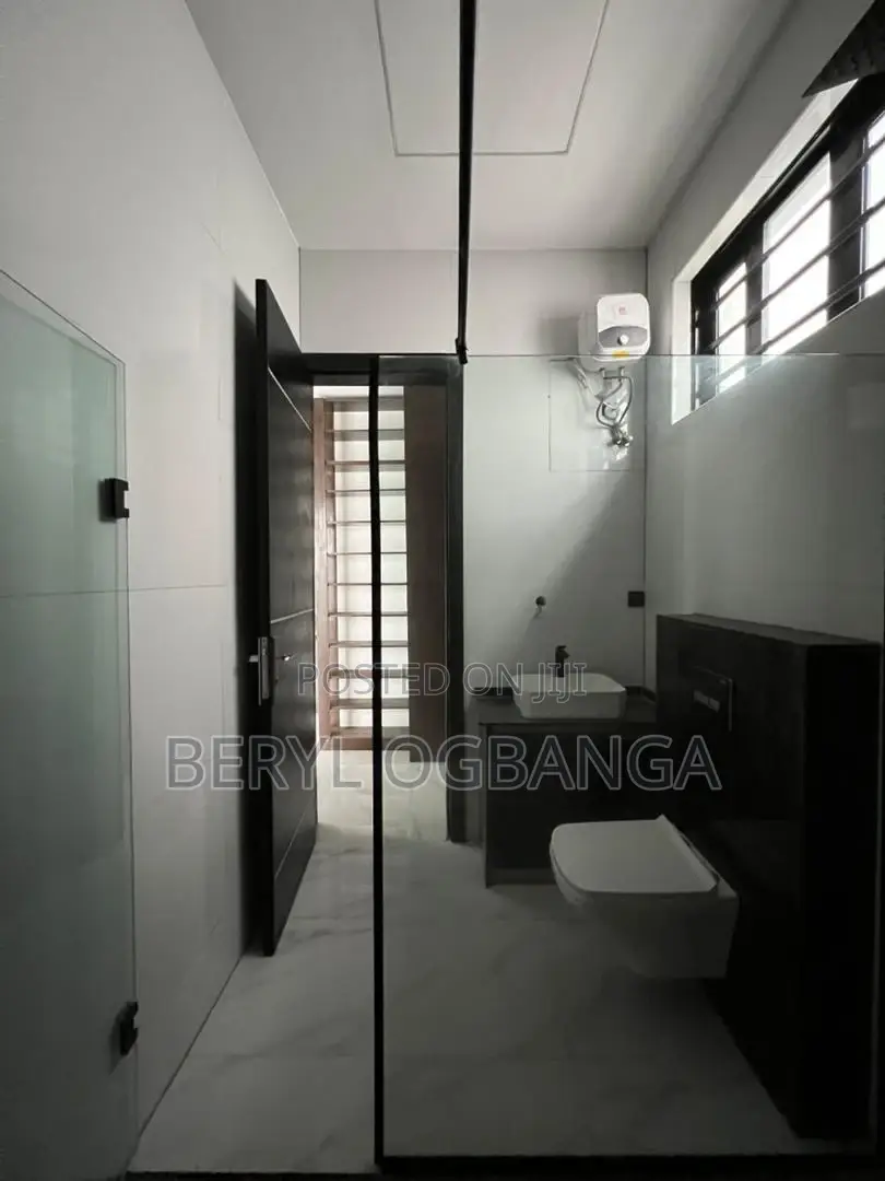 4bdrm Duplex in Lekki Phase 2 for sale in Lekki Phase 2