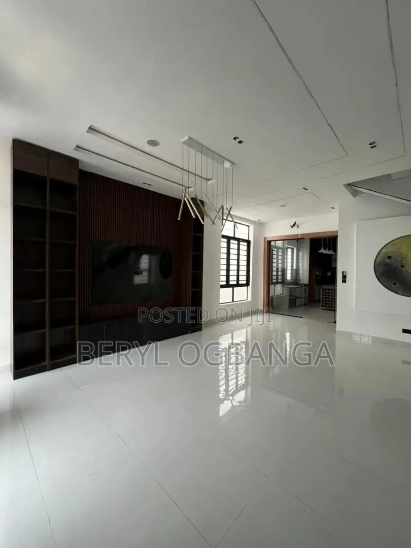 4bdrm Duplex in Lekki Phase 2 for sale in Lekki Phase 2