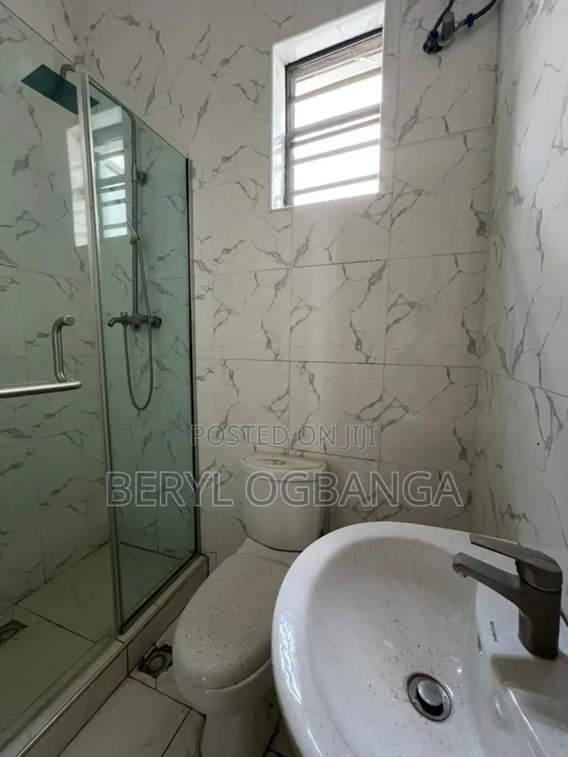 4bdrm Duplex in Ikota for rent in Ikota
