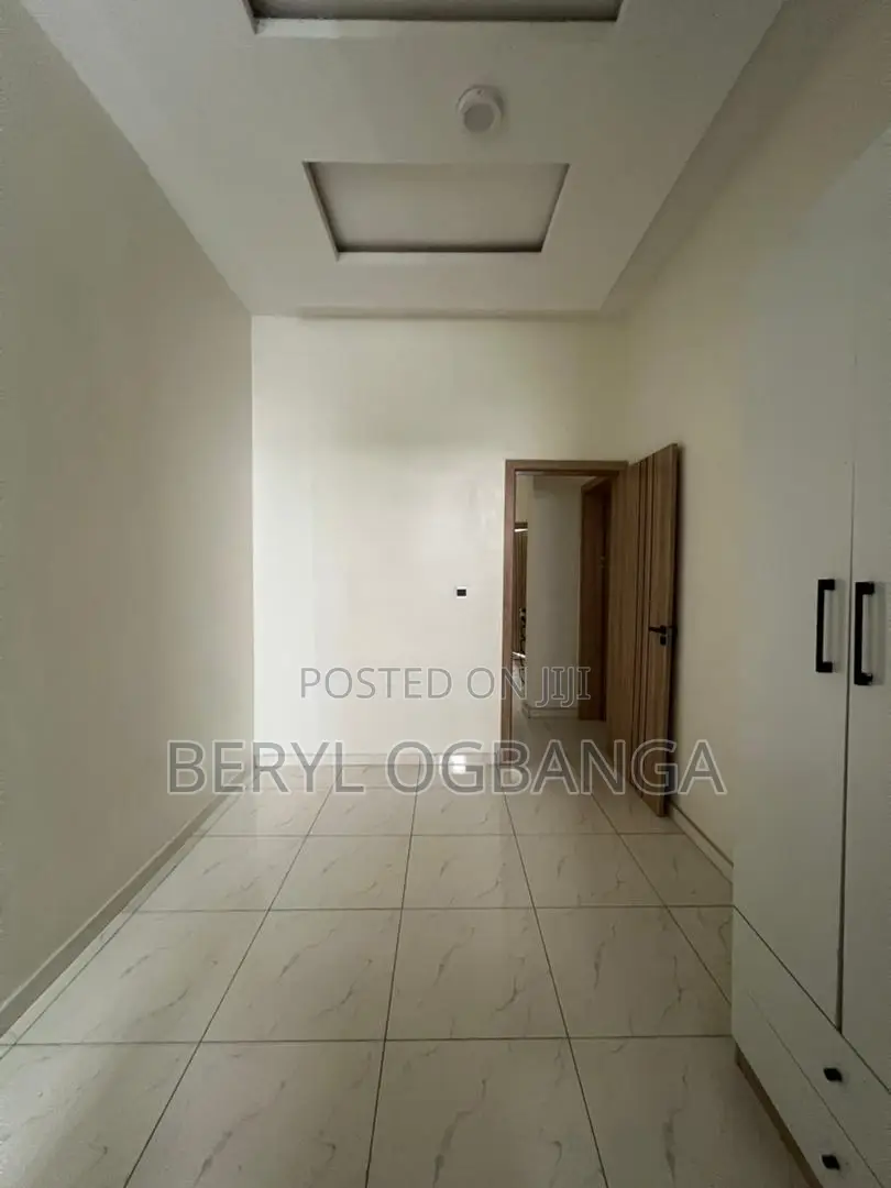 4bdrm Duplex in Ikota for rent in Ikota